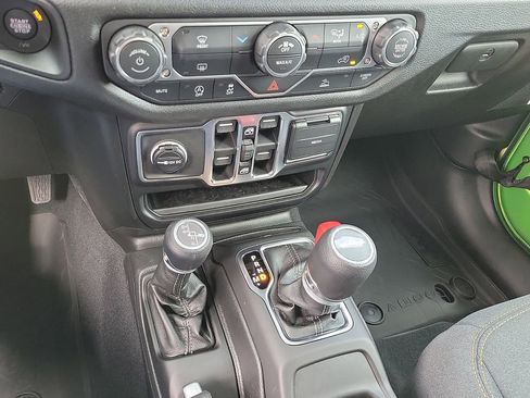New 2026 Jeep Gladiator Sport AWD/4WD image 17