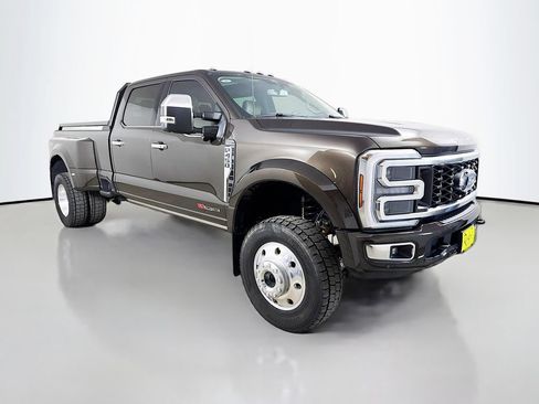 Used 2025 Ford F450 Platinum w/ Platinum Plus Package AWD/4WD image 4