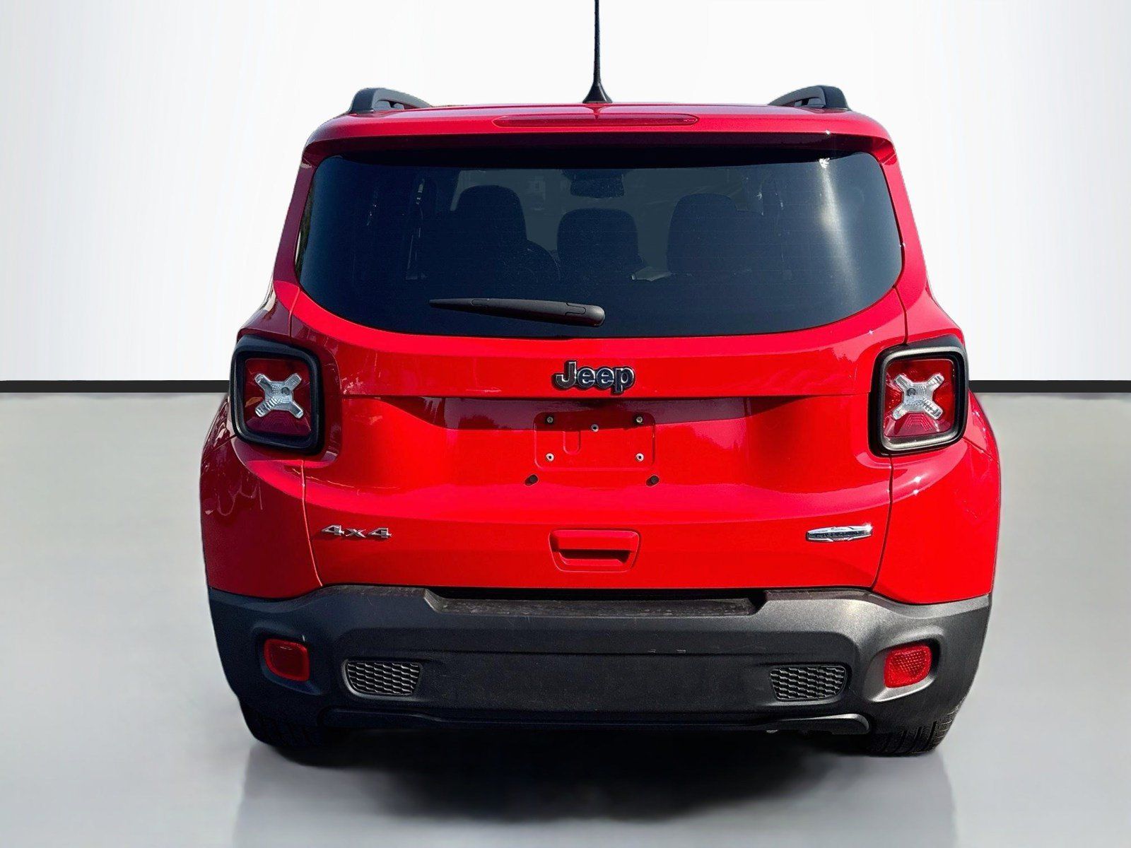 Used 2022 Jeep Renegade Latitude w/ Convenience Group AWD/4WD image 6