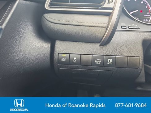 Used 2022 Toyota Camry SE FWD image 29
