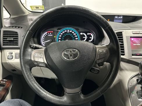Used 2010 Toyota Venza AWD image 15