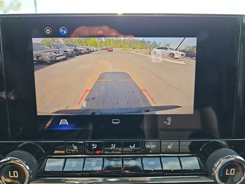 Used 2023 Chevrolet Colorado LT w/ LT Convenience Package III image 23