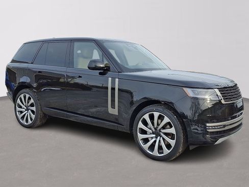 New 2026 Land Rover Range Rover SE image 2
