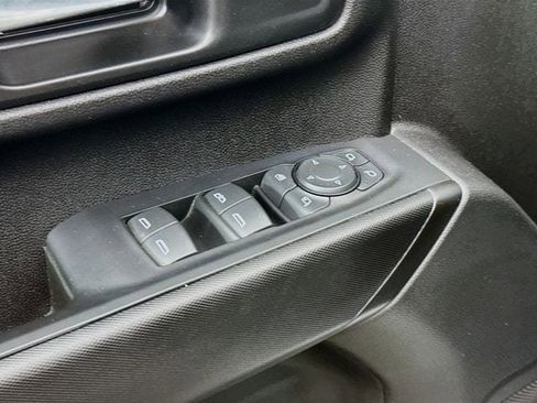 Used 2022 Chevrolet Silverado 2500 Custom w/ Custom Value Package image 18