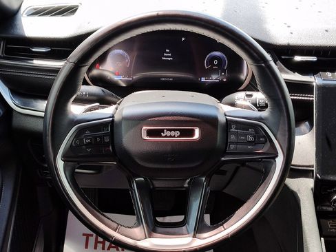 Used 2021 Jeep Grand Cherokee L Laredo image 18