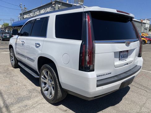 Used 2016 Cadillac Escalade Luxury RWD image 11