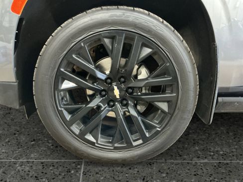 Used 2021 Chevrolet Tahoe High Country w/ Premium Package image 14