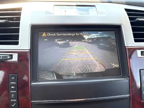Used 2012 Cadillac Escalade EXT Premium AWD/4WD image 22
