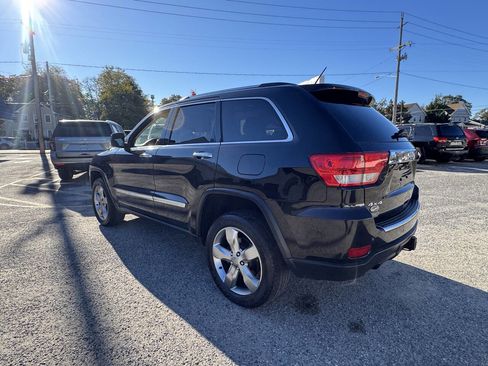 Used 2013 Jeep Grand Cherokee Overland image 22