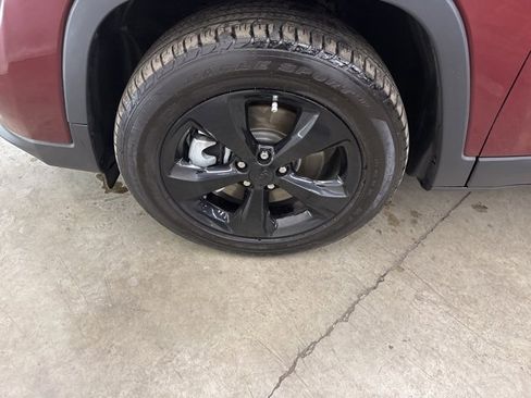 Used 2021 Jeep Cherokee Latitude Plus image 22