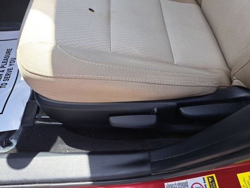 Used 2016 Toyota Corolla LE FWD image 28