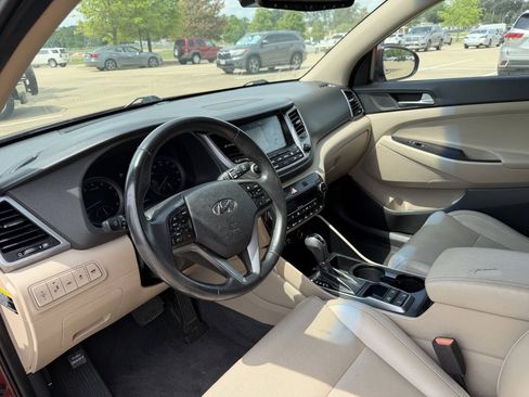 Used 2016 Hyundai Tucson Limited w/ Option Group 03 AWD/4WD image 9
