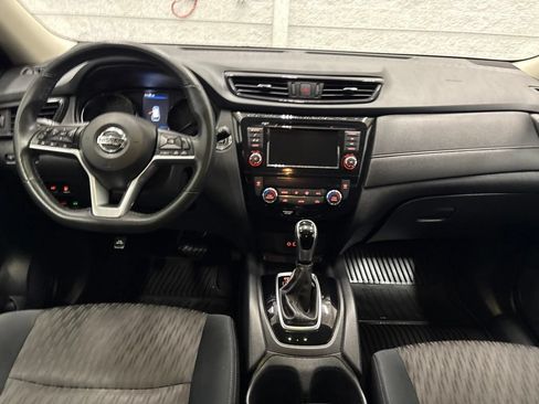 Used 2018 Nissan Rogue SV AWD/4WD image 12