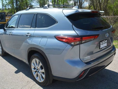 Used 2023 Toyota Highlander Limited AWD/4WD image 10