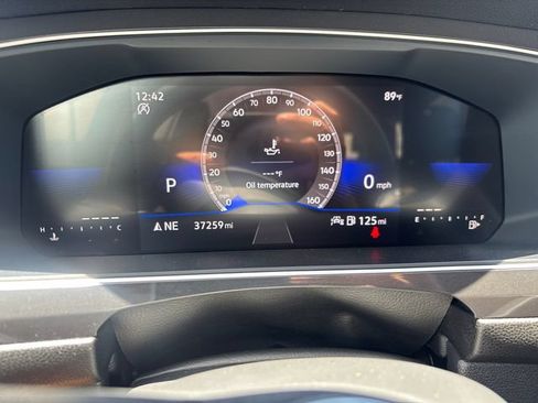 Used 2023 Volkswagen Tiguan SE FWD image 11