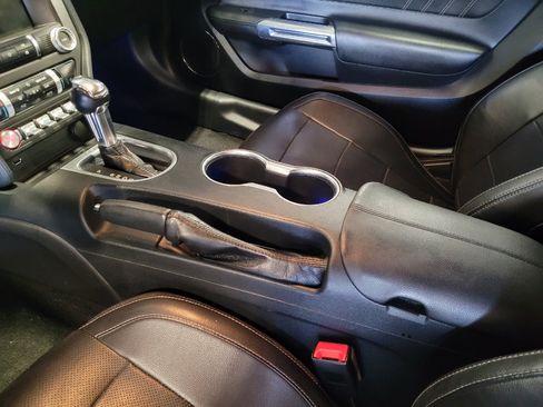 Used 2019 Ford Mustang Premium RWD image 26