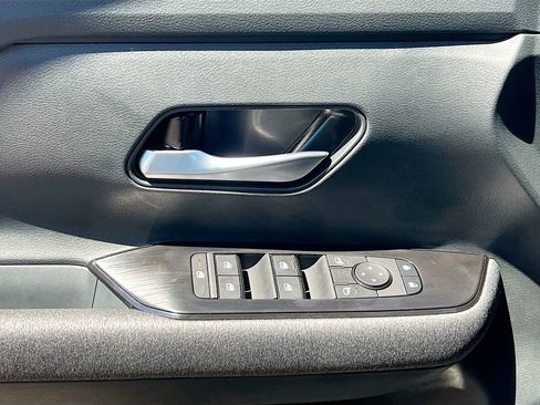 New 2025 Nissan Kicks SV image 17