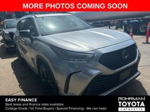 Used 2023 Toyota Highlander XSE AWD/4WD image 3