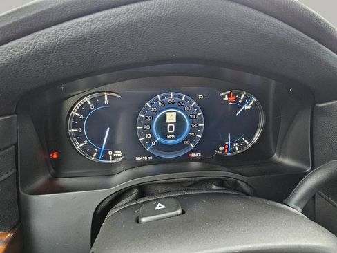 Used 2019 Cadillac Escalade ESV Premium Luxury image 6