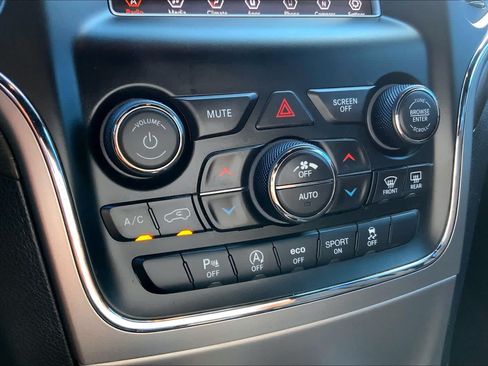 Used 2018 Jeep Grand Cherokee Laredo RWD image 35
