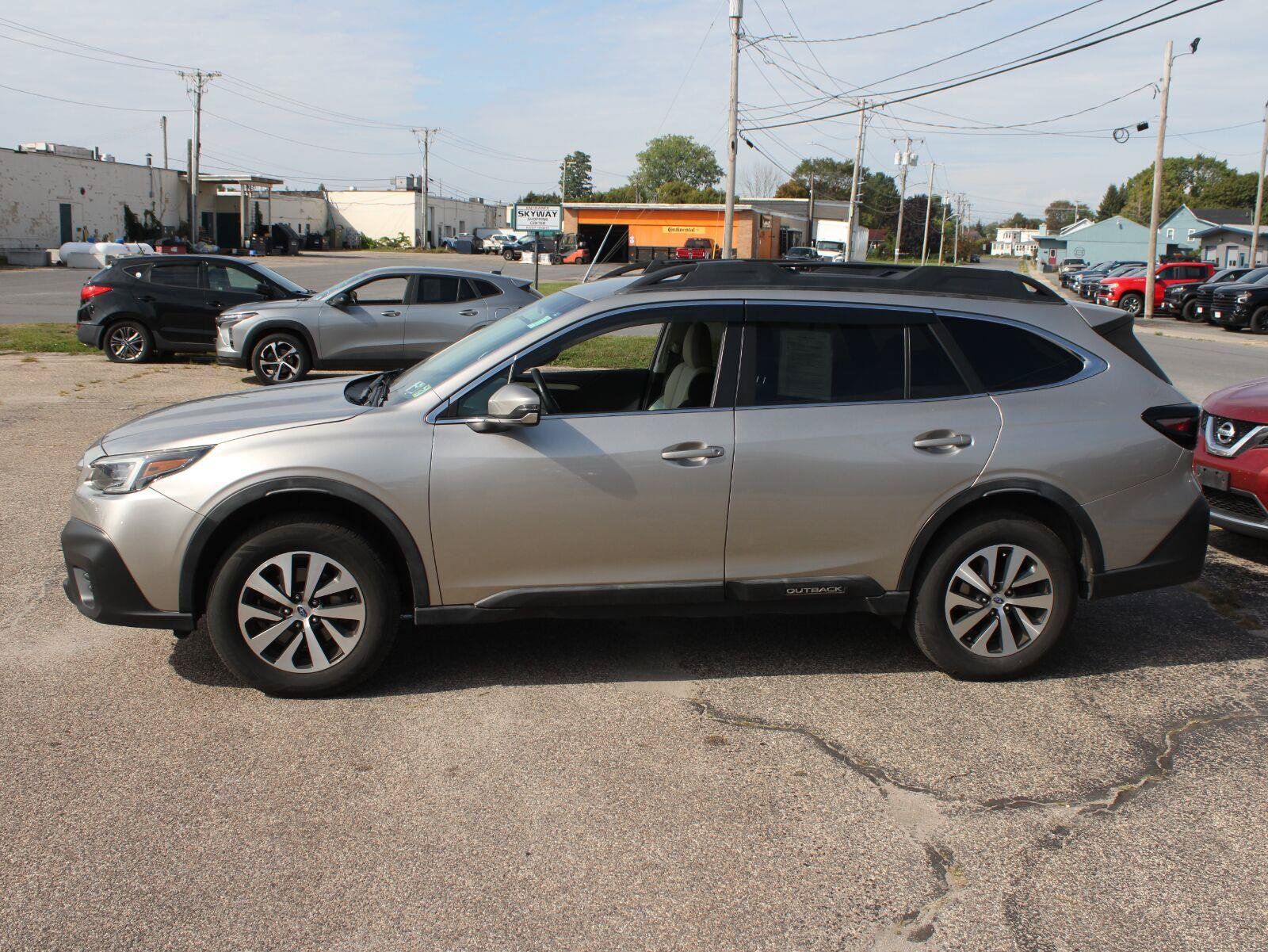 Used 2020 Subaru Outback Premium AWD/4WD image 5