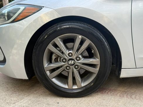 Used 2018 Hyundai Elantra SEL FWD image 12