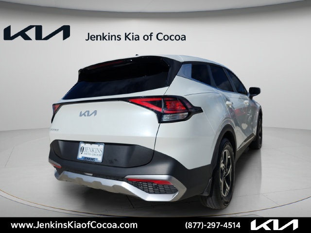 Used 2025 Kia Sportage LX FWD image 4