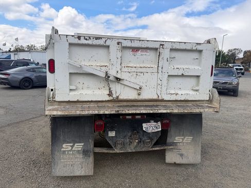 Used 2022 Ford F750 2WD Regular Cab Super Duty image 4