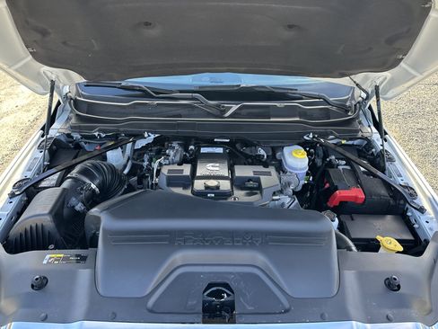 Used 2024 RAM 3500 Tradesman w/ Chrome Appearance Group image 18