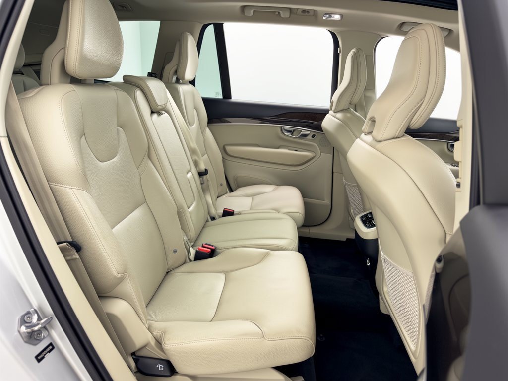 Used 2019 Volvo XC90 T6 Momentum w/ Advanced Package AWD/4WD image 28