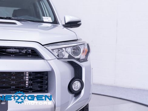 Used 2019 Toyota 4Runner TRD Off-Road Premium AWD/4WD image 6