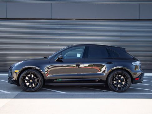 Certified 2026 Porsche Macan GTS AWD/4WD image 2