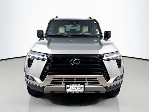 Used 2024 Lexus GX 550 AWD/4WD image 2