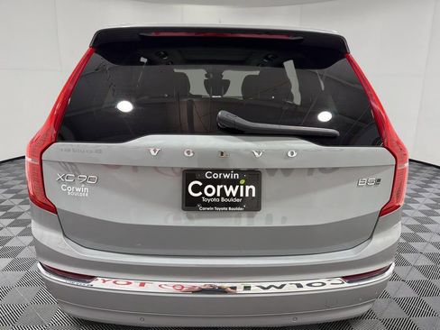 Used 2025 Volvo XC90 B5 Core AWD/4WD image 5
