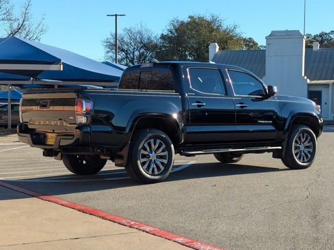 Used 2022 Toyota Tacoma Limited image 4