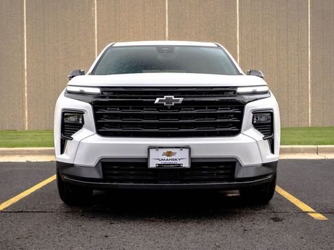 New 2026 Chevrolet Traverse LT w/ Midnight/Sport Edition FWD image 3