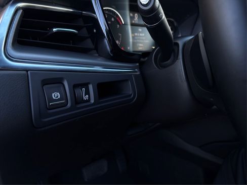 New 2025 Cadillac XT5 Luxury image 20