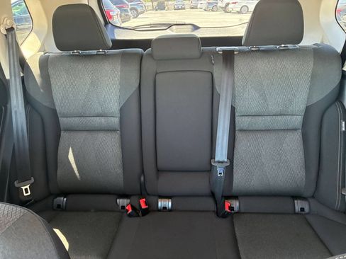Used 2025 Nissan Rogue SV FWD image 38