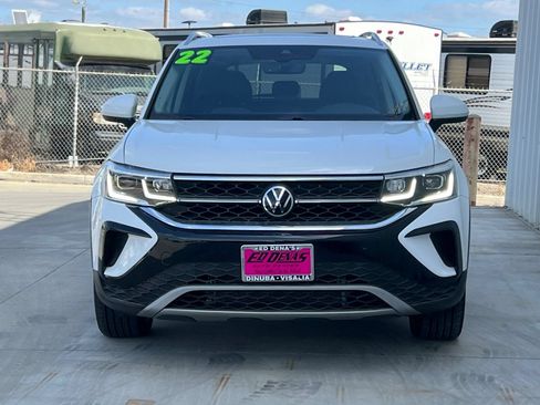 Used 2022 Volkswagen Taos SEL w/ Panoramic Sunroof Package AWD/4WD image 10