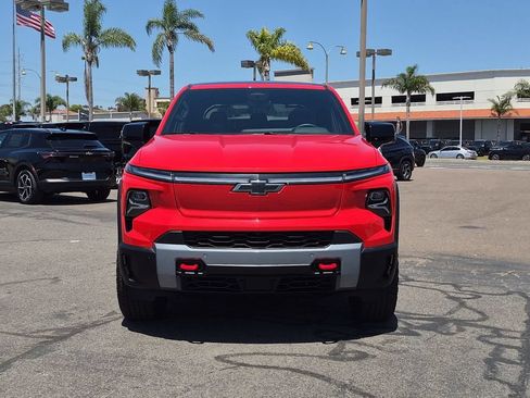 Used 2026 Chevrolet Silverado EV Trail Boss w/ LPO, Gameday Tailgate Package AWD/4WD image 3