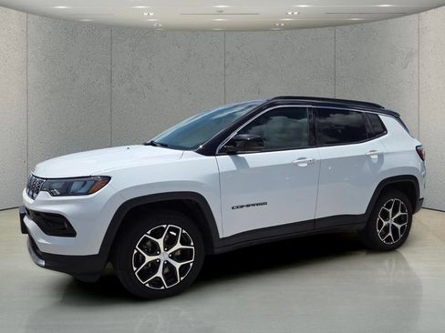 Used 2024 Jeep Compass Limited AWD/4WD image 10