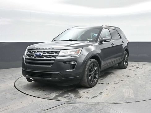 Used 2019 Ford Explorer XLT w/ Equipment Group 202A AWD/4WD image 5