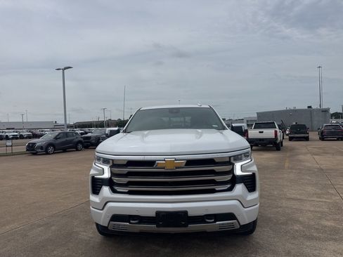 Used 2023 Chevrolet Silverado 1500 High Country w/ Technology Package AWD/4WD image 4