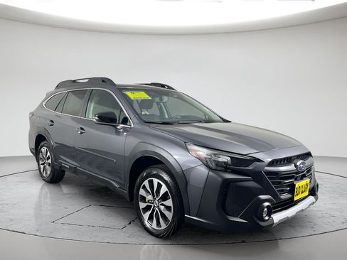 Used 2025 Subaru Outback Limited AWD/4WD image 1