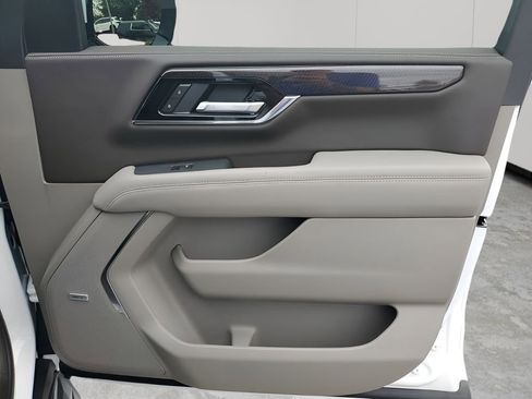 New 2026 GMC Yukon XL Elevation AWD/4WD image 13