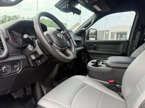 New 2026 RAM 3500 Tradesman AWD/4WD image 4