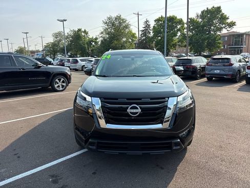 Used 2024 Nissan Pathfinder SV FWD image 5
