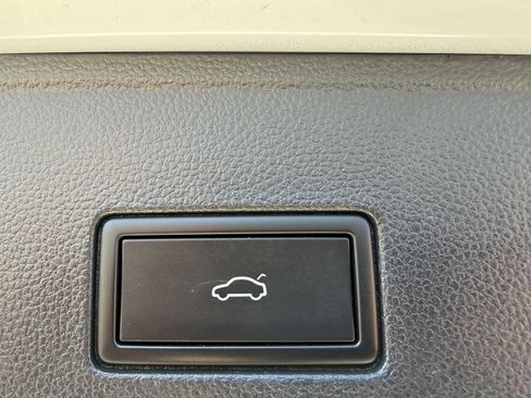 Used 2022 Volkswagen Atlas SEL AWD/4WD image 17