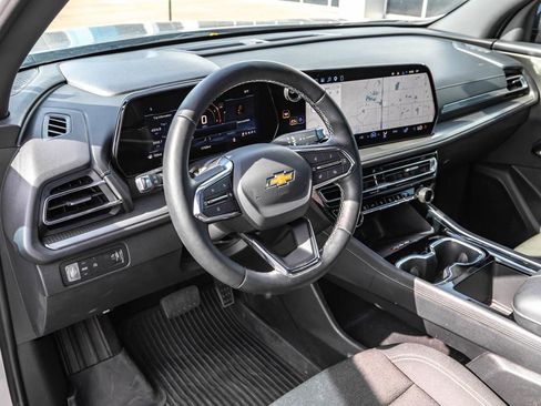Used 2026 Chevrolet Traverse LT w/ LPO, Floor Liner Package FWD image 8