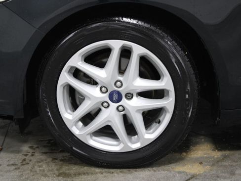 Used 2014 Ford Fusion SE FWD image 17
